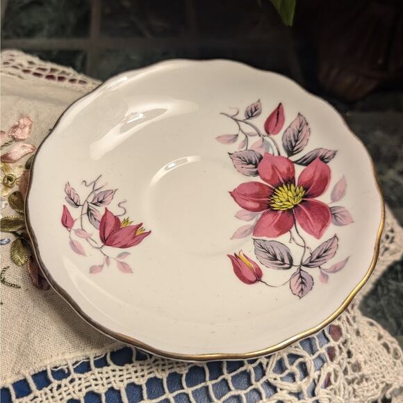 Royal Vale Vintage Bone China Footed Tea Cup Saucer Set Mauve Clematis Flower - Picture 8 of 10